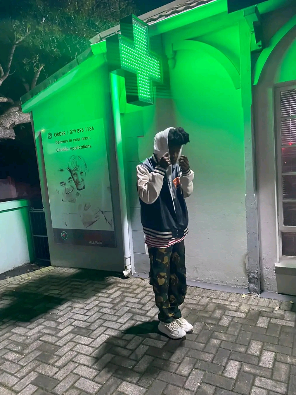 Bhut’Legend**, an emerging Xhosa rapper hailing from Mthatha, has released a fiery diss track targeting fellow rapper **Stilo Magolide**. Known for his skillful blend of Xhosa and English