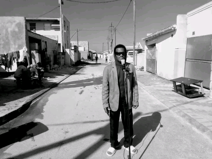 Get ready to groove to the infectious beats of Nondi’s brand-new single, “Baxolele”, featuring the talented Panda.