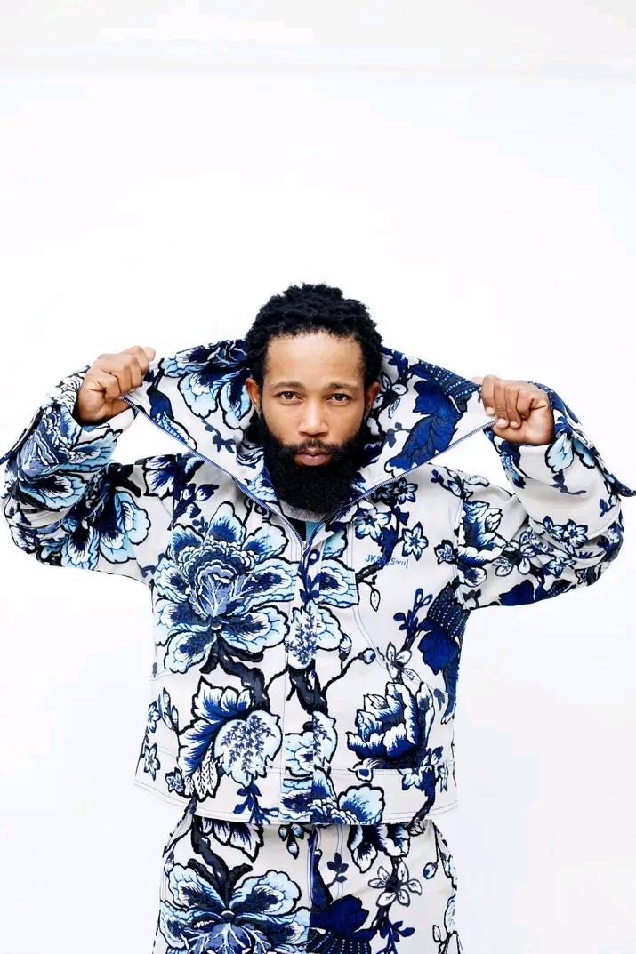 FEKEMA’s lyrical themes reflect a rich blend of personal introspection, cultural pride, and emotional resilience.